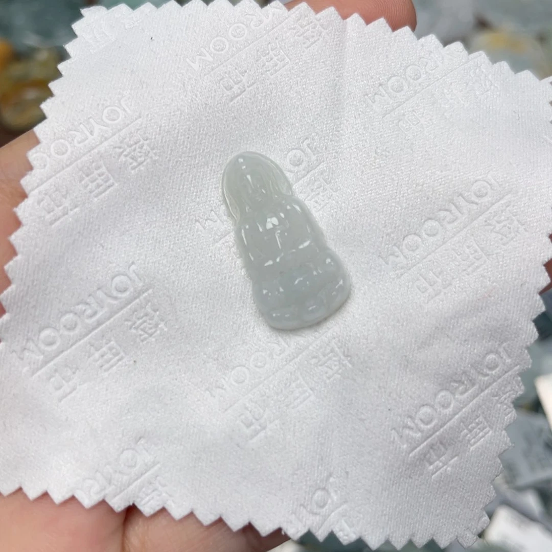 颈饰未镶嵌翡翠观音