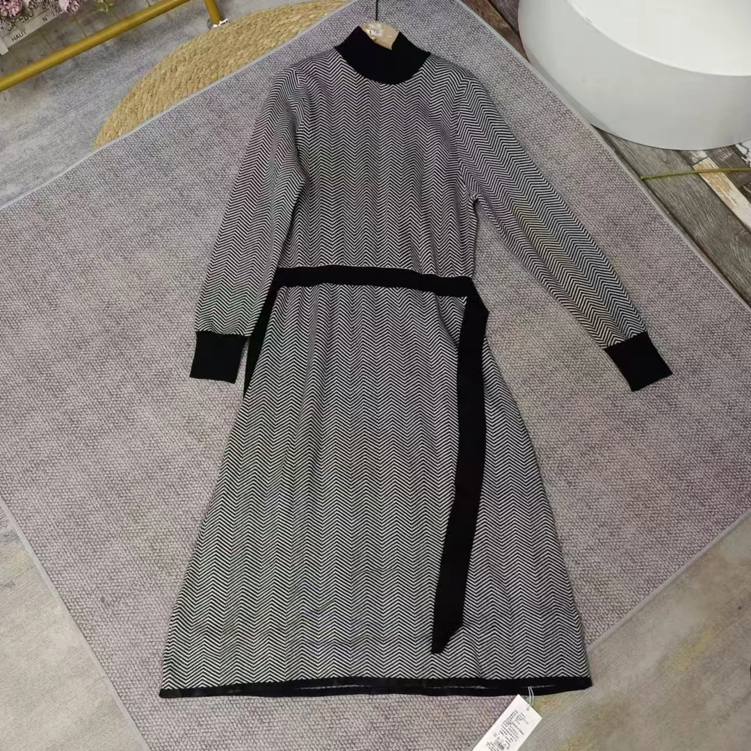 唯琳剪标  4仓T4-12-9817款   黑白格针织连衣裙