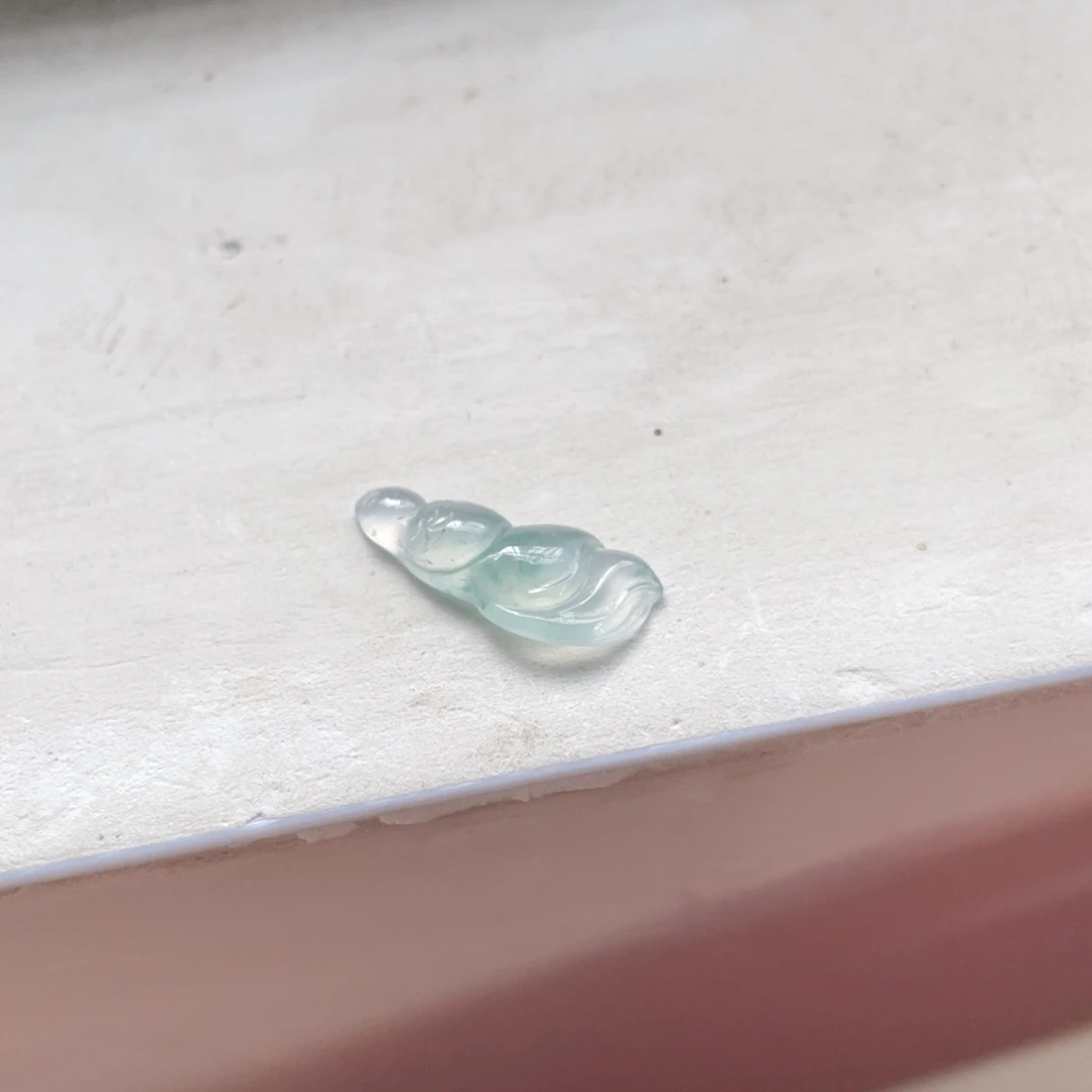 翡翠挂件未镶嵌     翡翠