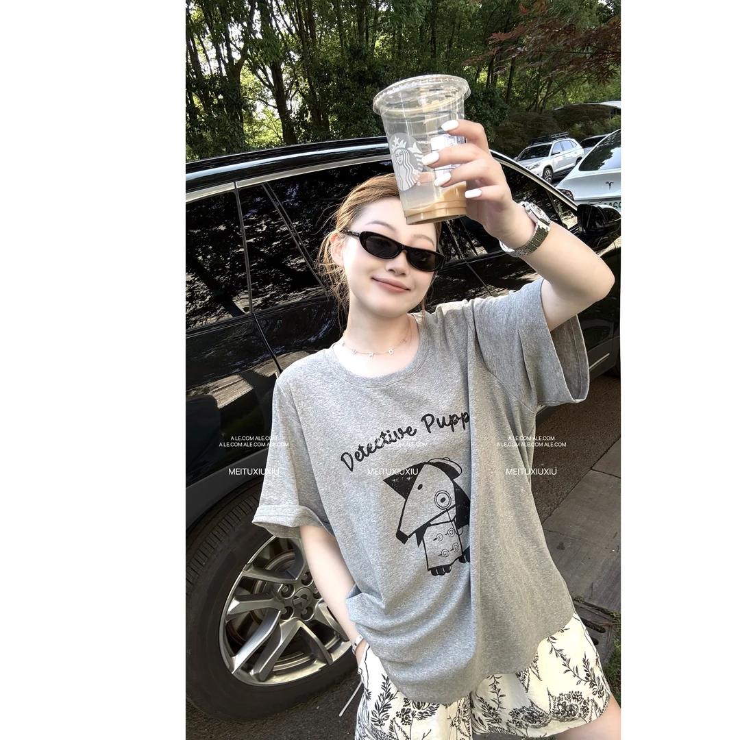 【阿乐家】大码微胖“侦探小狗”木质扣可爱动物印花短袖T恤