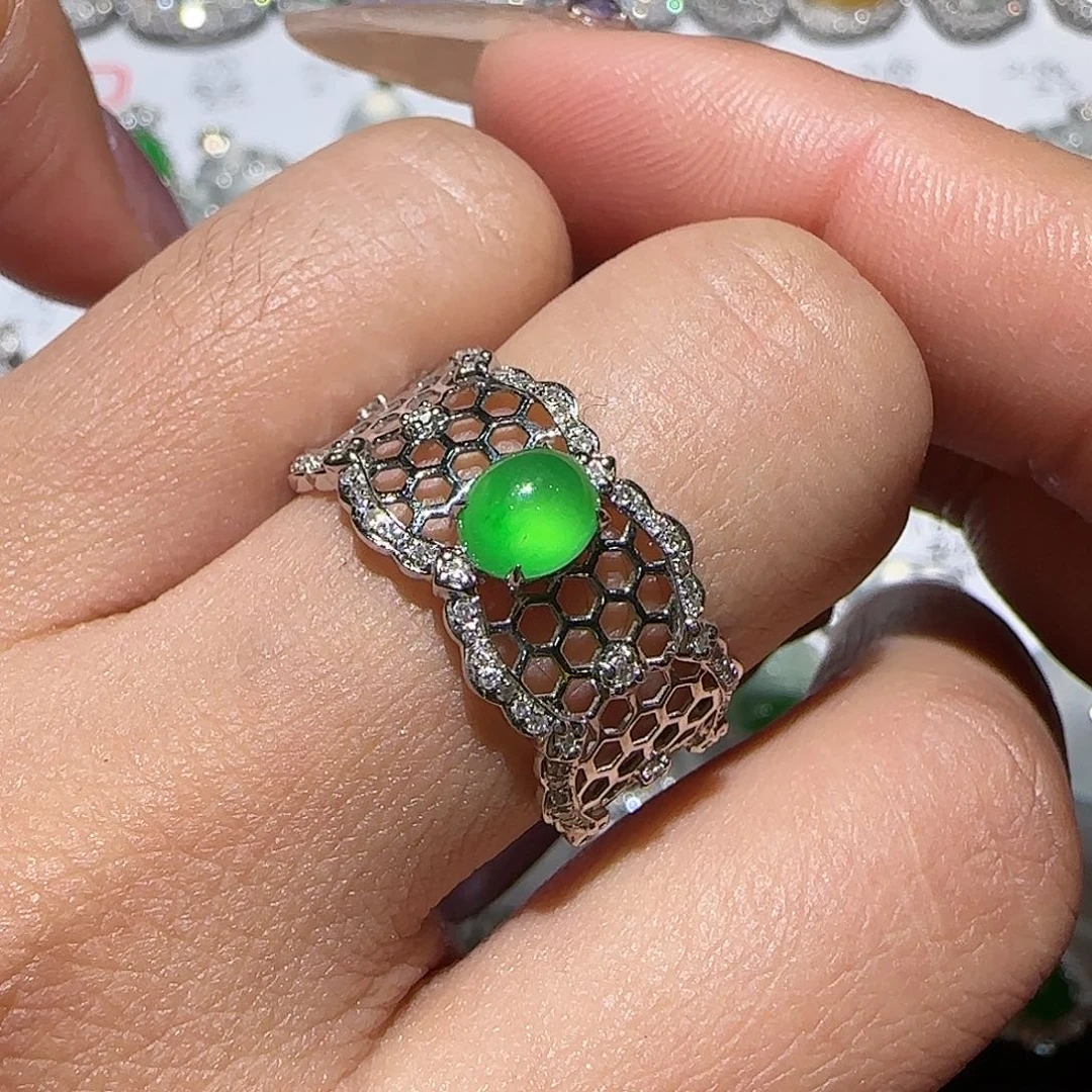 【闪购商品】18K金镶嵌戒指翡翠天然