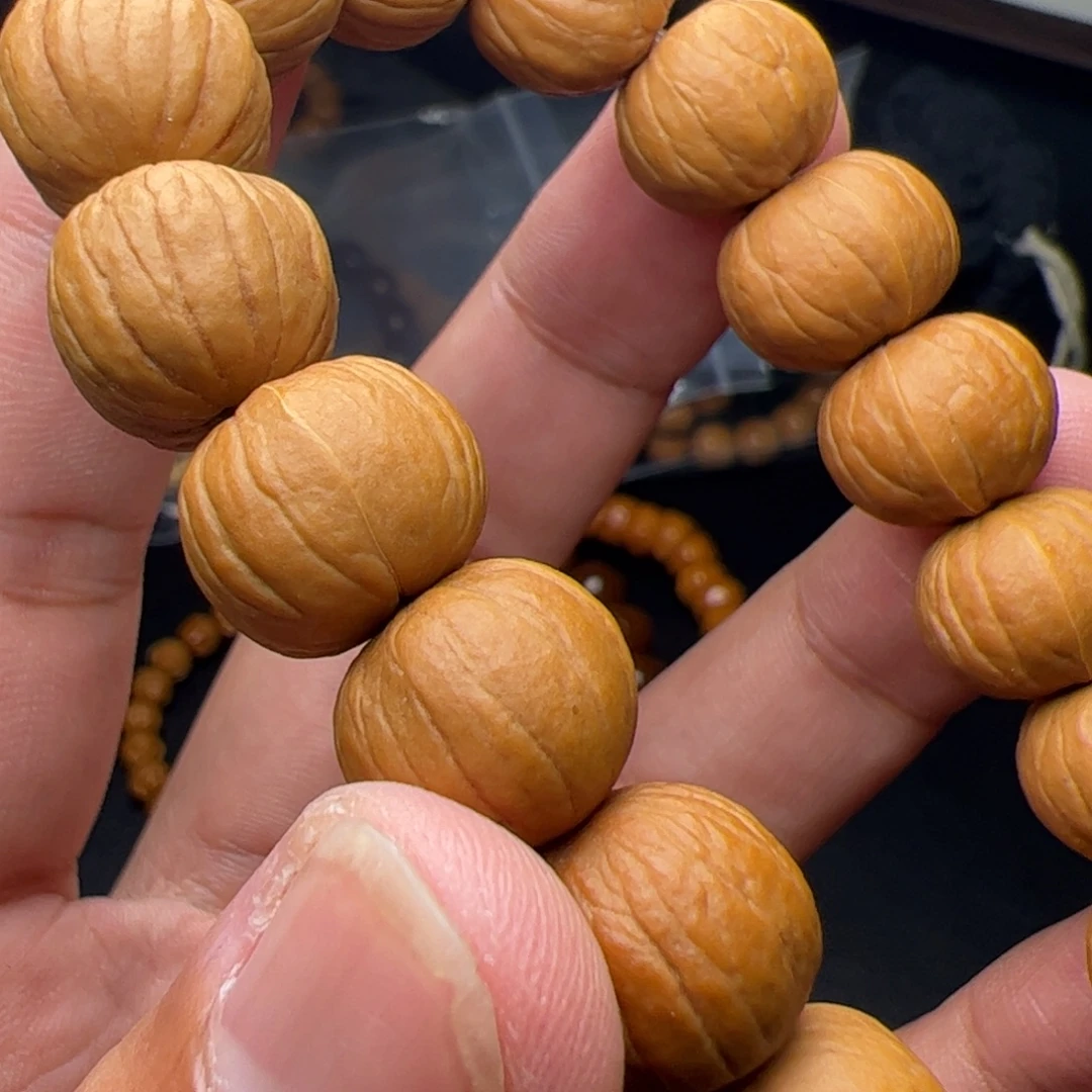 猴头核桃把件辛苦