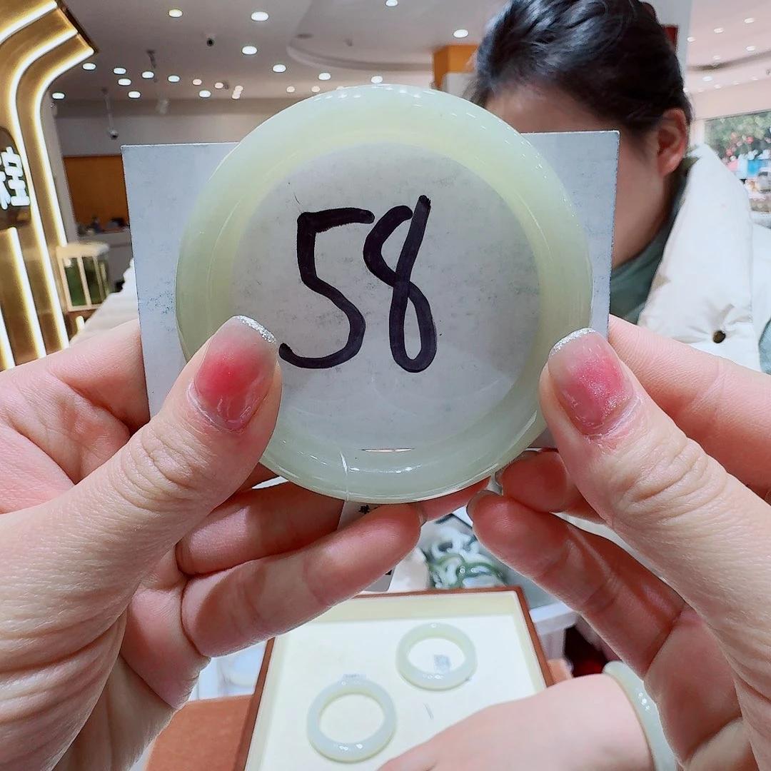 和田玉未镶嵌手镯08