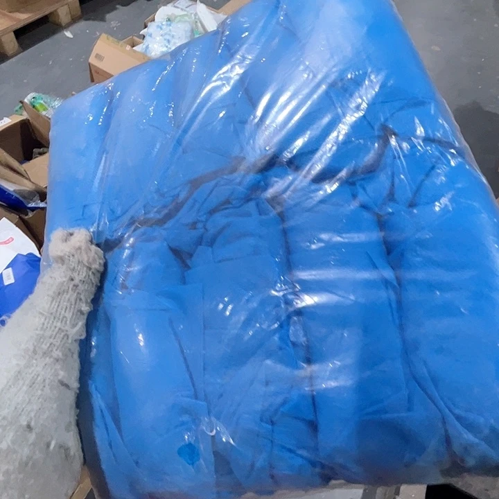 一次性鞋套蓝色。