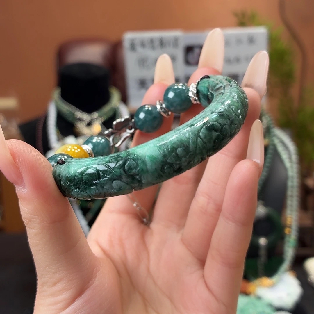翡翠未镶嵌耳饰手串