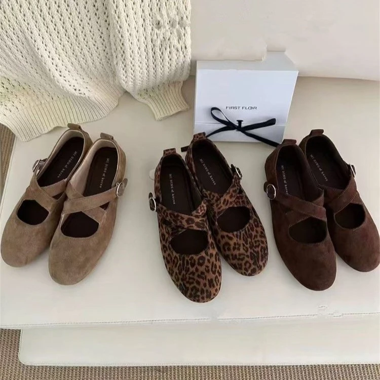 法式网红复古交叉扣带玛丽珍鞋女秋2025秋季新款芭蕾风平底单鞋