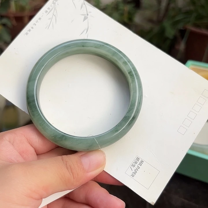 未镶嵌手镯石英质玉