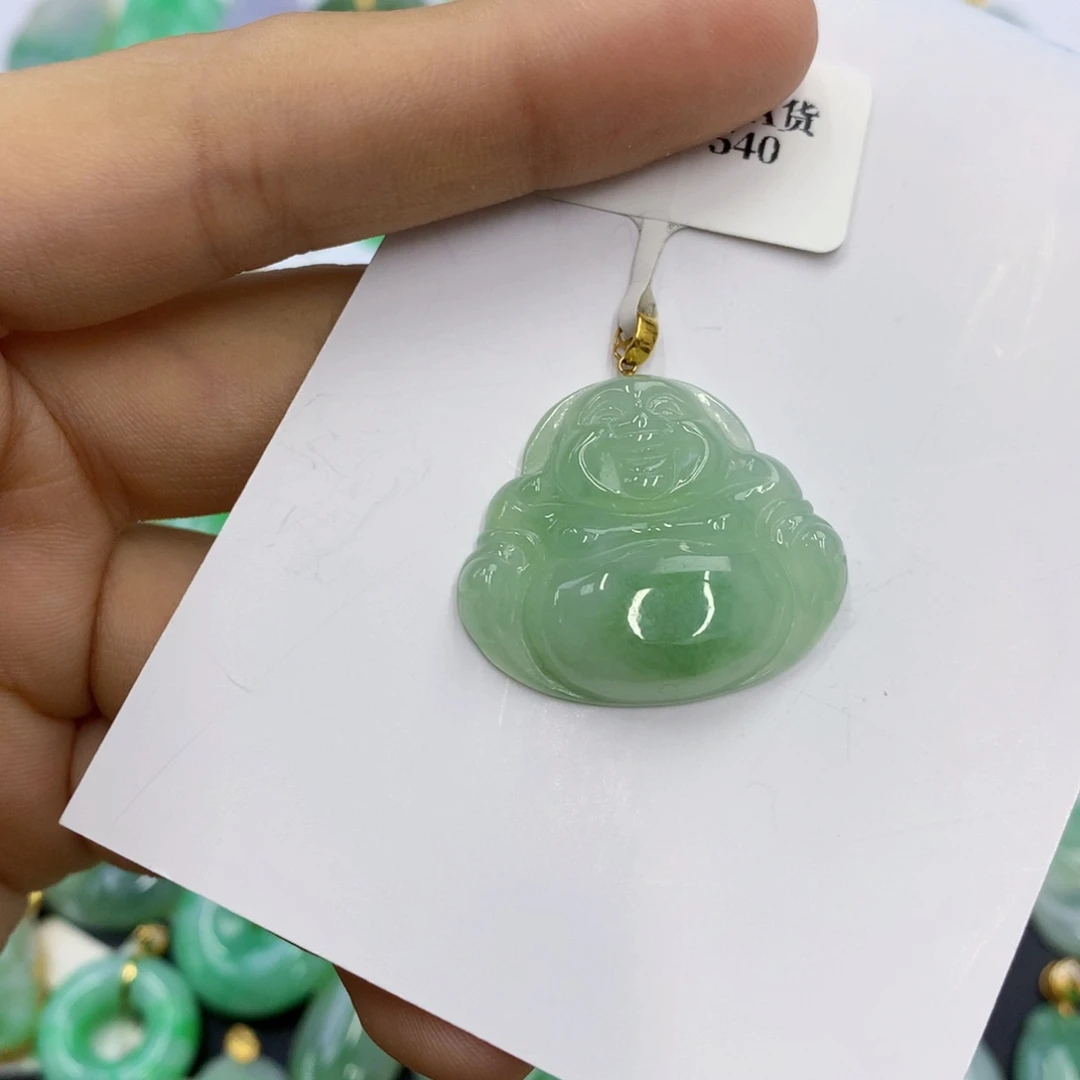 翡翠18K金镶嵌颈饰翡翠