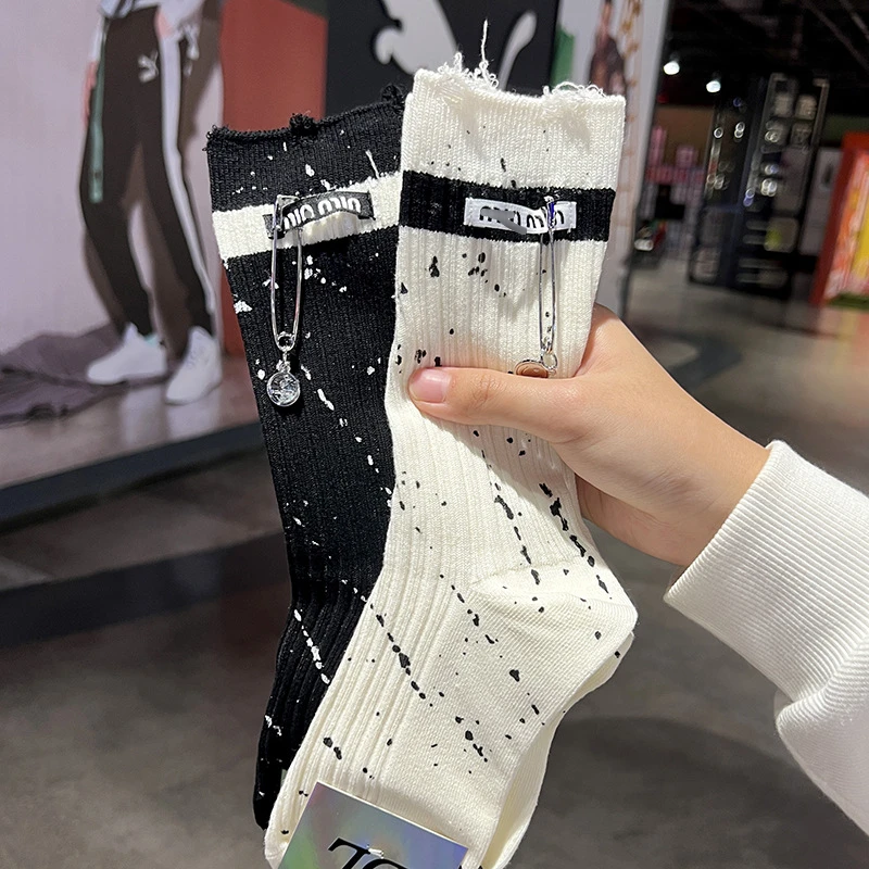 个性别针脏脏袜泼墨布标轻奢饰品袜装饰袜