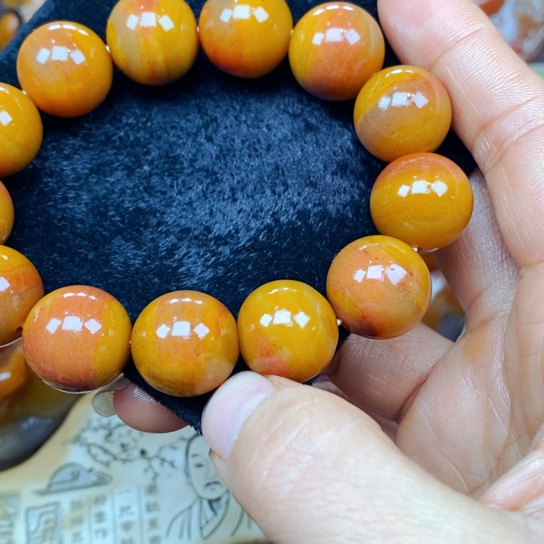 未镶嵌石英质玉（黄龙玉）颈饰