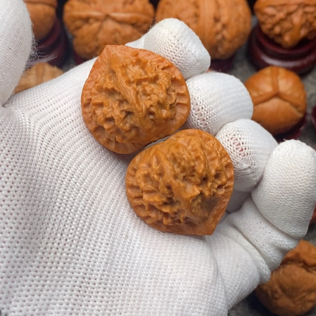 文玩核桃把件桃心龙脊