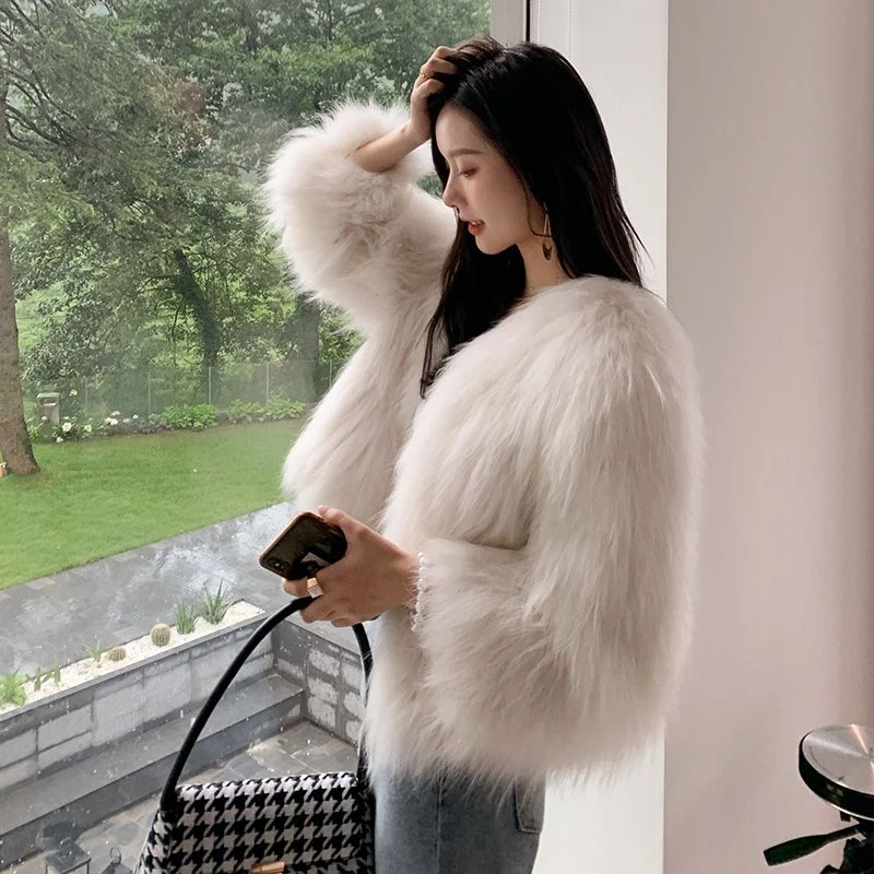 仿狐狸毛皮草短款外套女2025冬装年轻款修身显瘦仿水貂毛减龄大衣