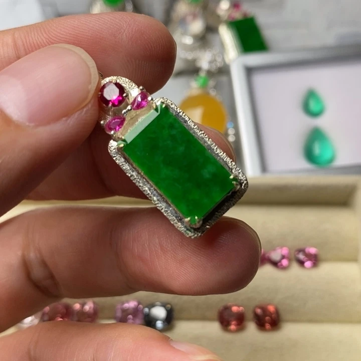 未镶嵌定制翡翠正阳绿17.2mm