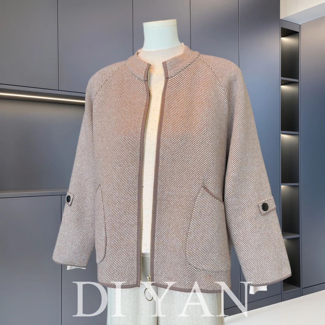 时尚休闲中老年女装妈妈秋装外套2025新款洋气夹克减龄开衫上衣服