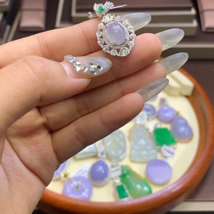 翡翠颈饰银S925镶嵌翡翠吊坠