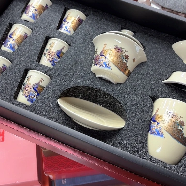 孤品茶具套装等。
