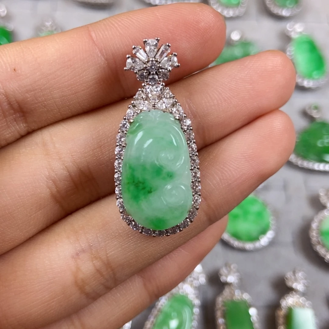 颈饰未镶嵌翡翠如意