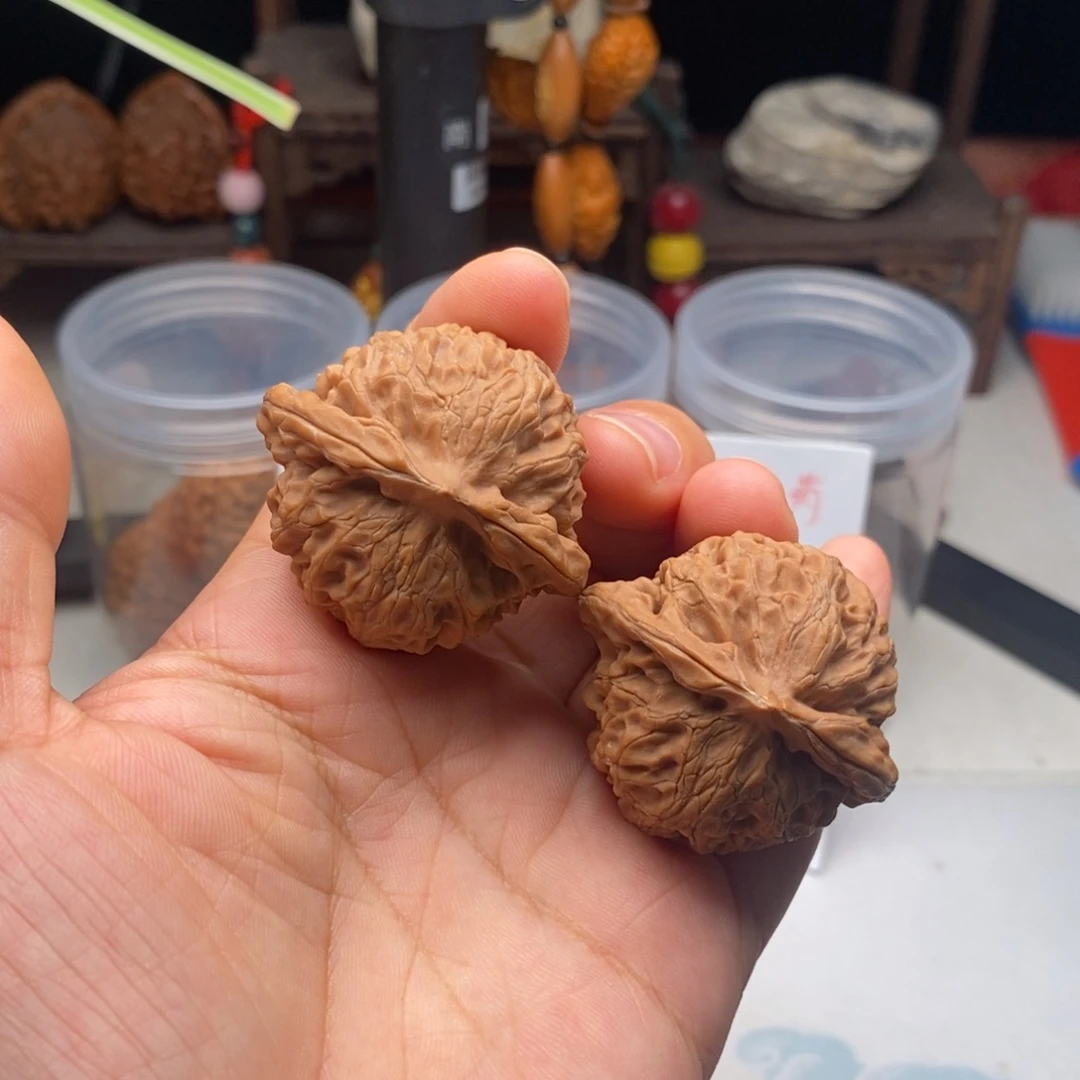 文玩核桃吊坠40宫灯小修