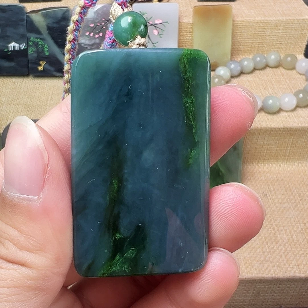 和田玉（碧玉）颈饰未镶嵌