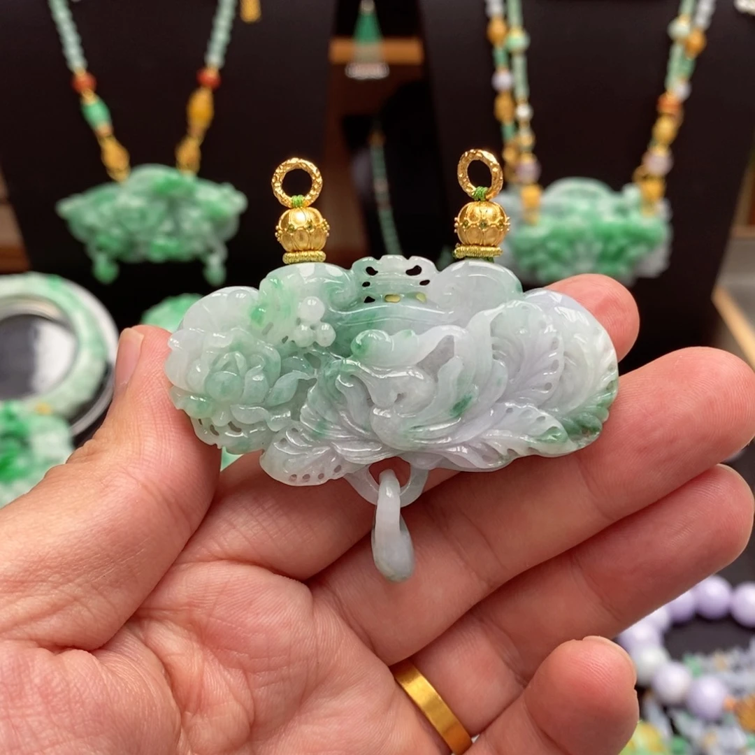翡翠未镶嵌颈饰翡翠吊坠