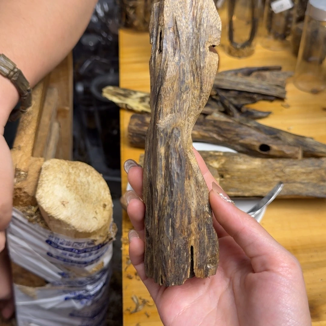 沉香手把件白棋品种块料57克