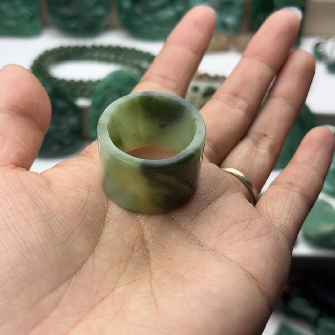 独山玉未镶嵌扳指