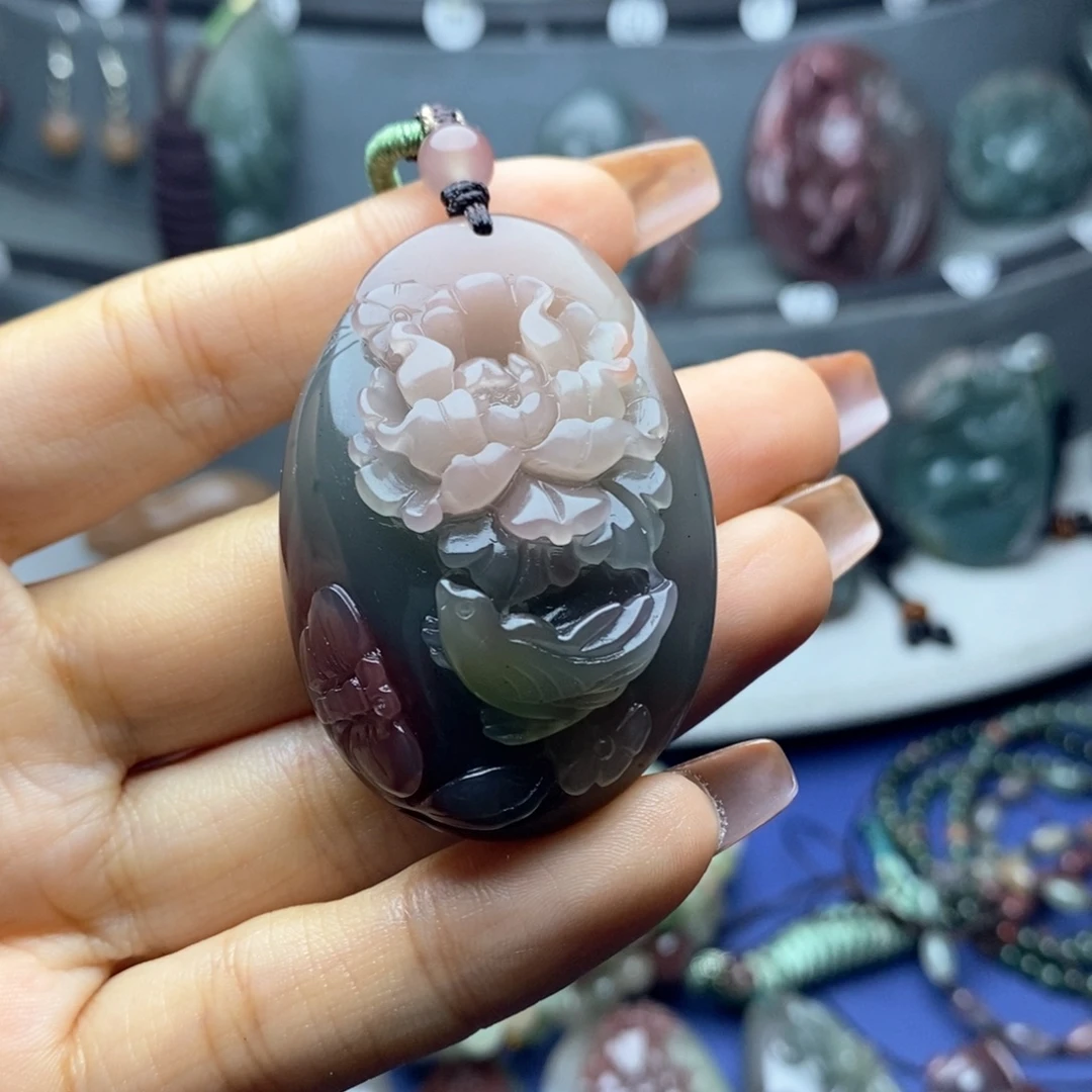 虹***虹玛瑙/玉髓未镶嵌吊坠(不含链)