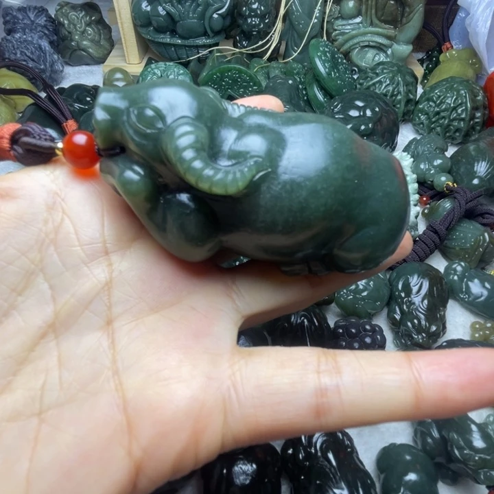 和田玉未镶嵌颈饰