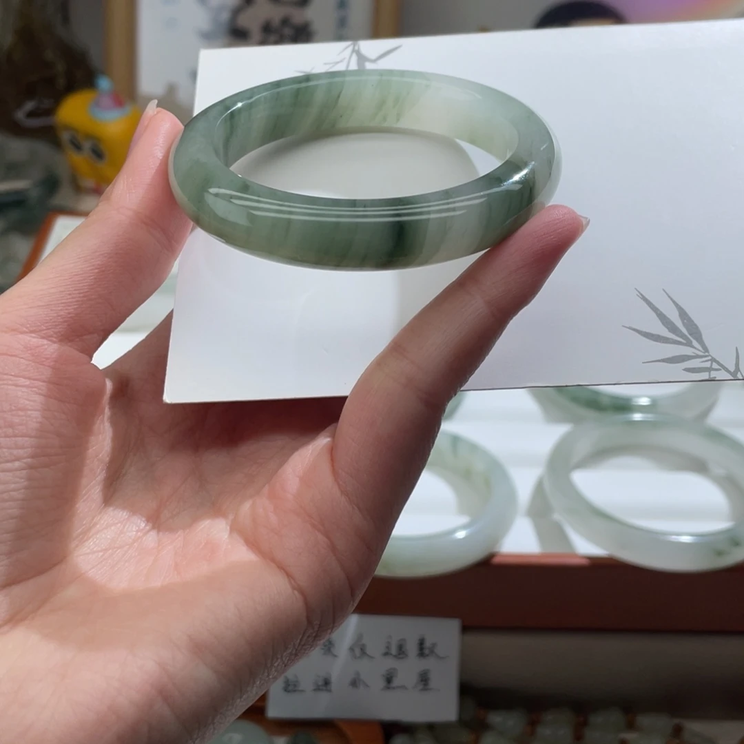 石英质玉（天山翠）未镶嵌手镯52圈口