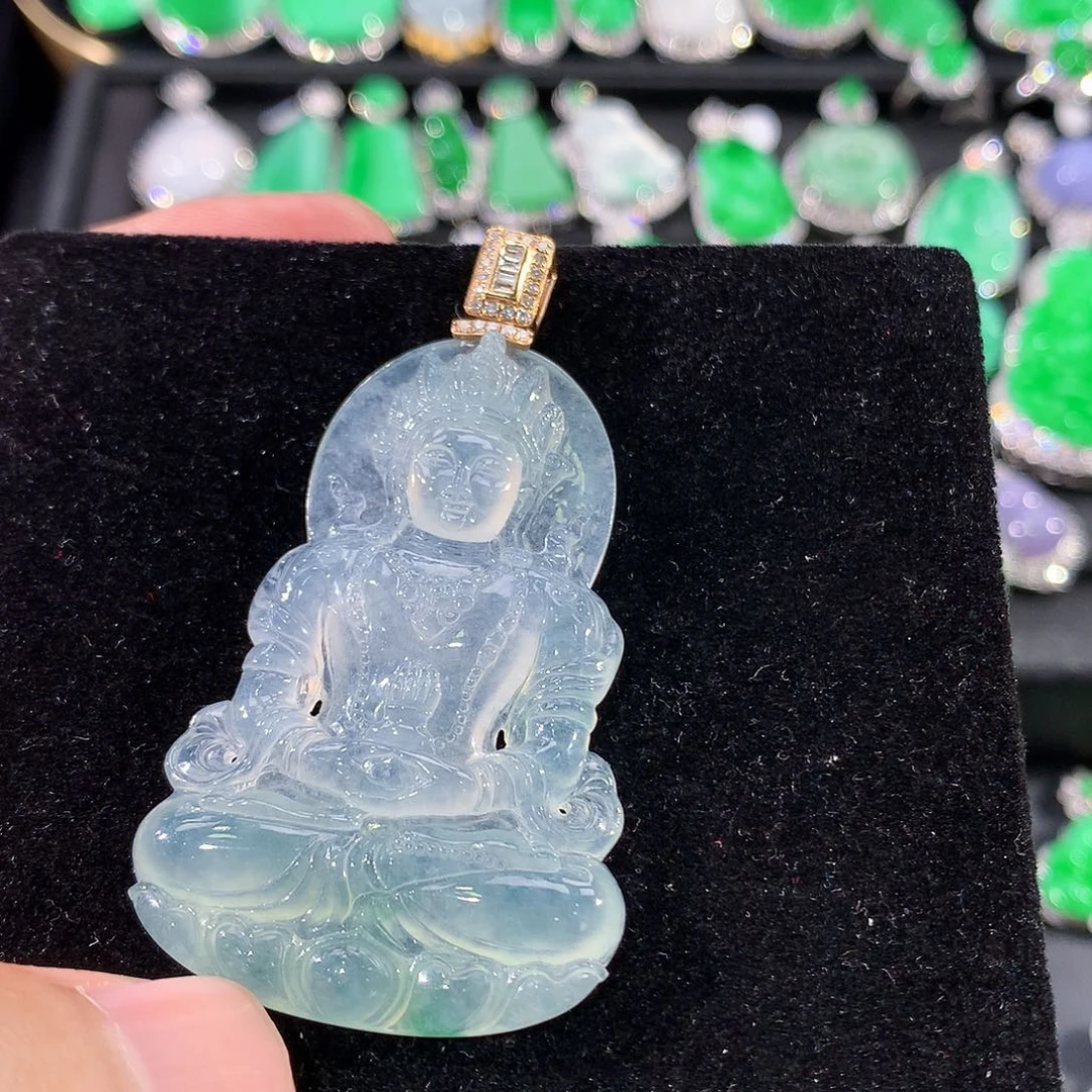 翡翠18K金镶嵌颈饰