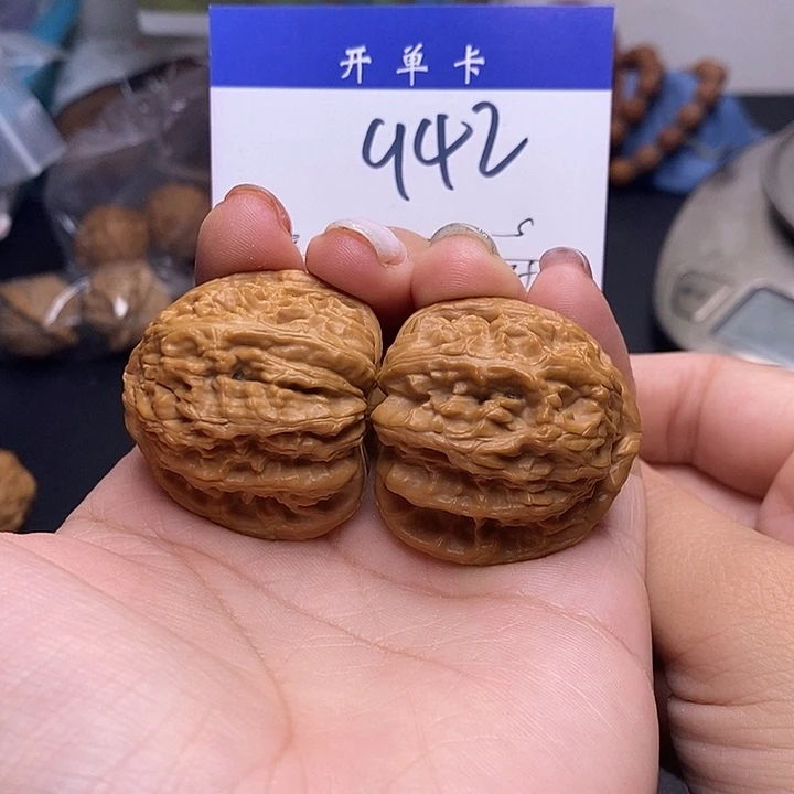 桃核吊坠白狮子37无刀痕s