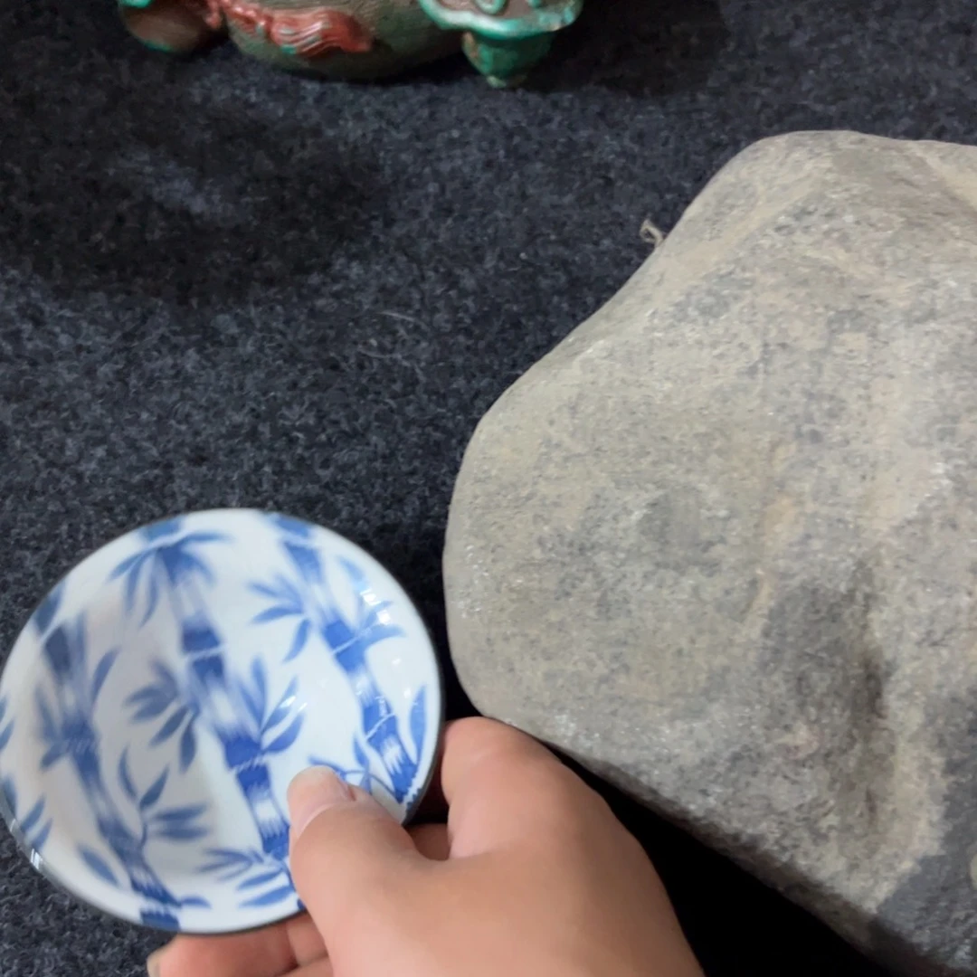 瓷片精美手工瓷瓶