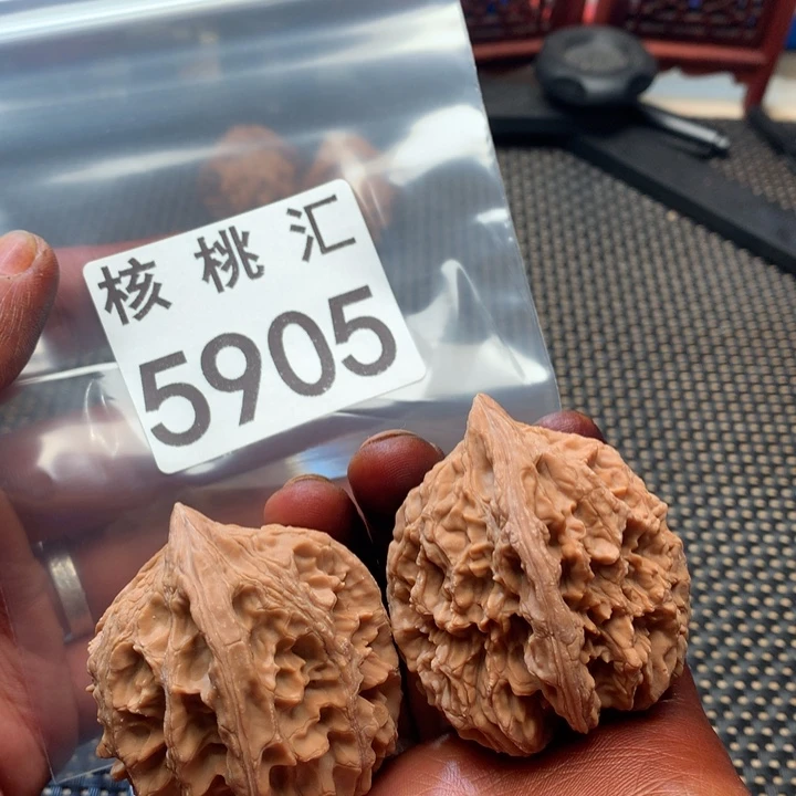 吊坠文玩核桃大沽石