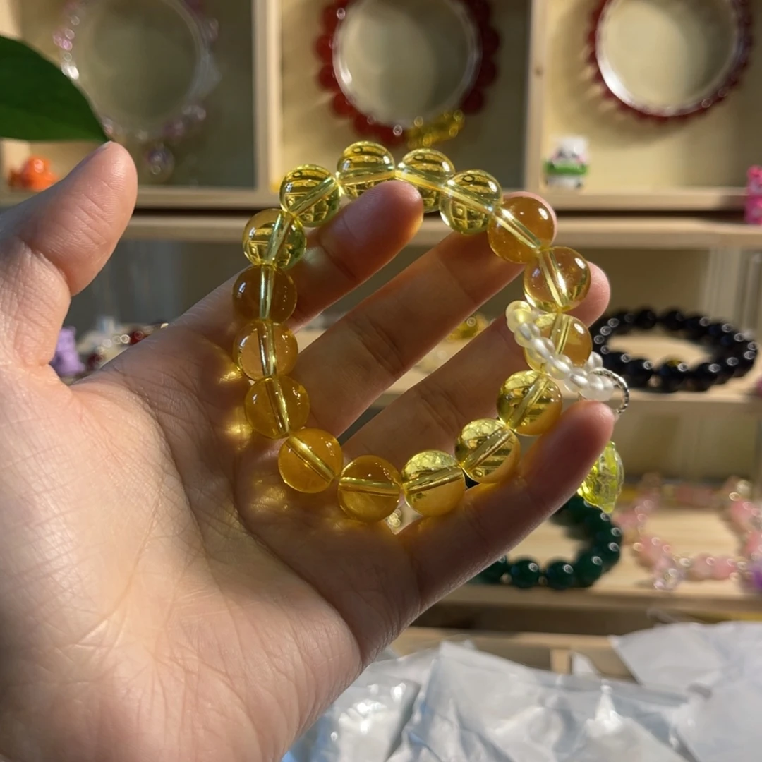 黄色手串心动不如行动直播大放漏