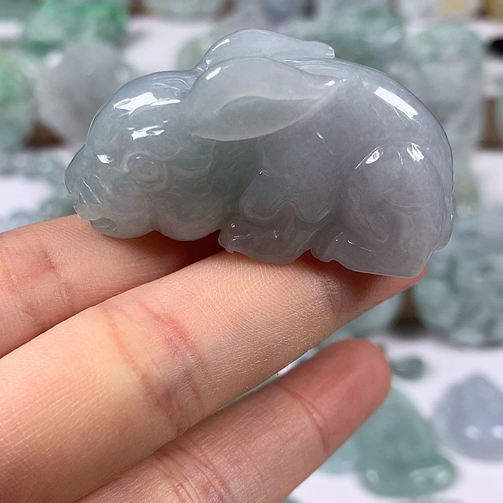 翡翠未镶嵌颈饰立体兔兔牌福利