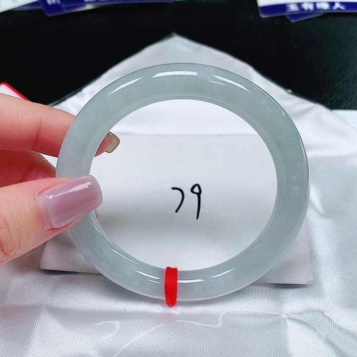 翡翠手镯（圆镯）未镶嵌