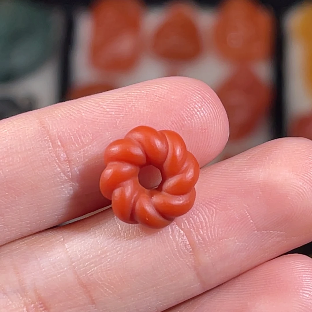 南红玛瑙未镶嵌扭环11.6x4.9mm不退换