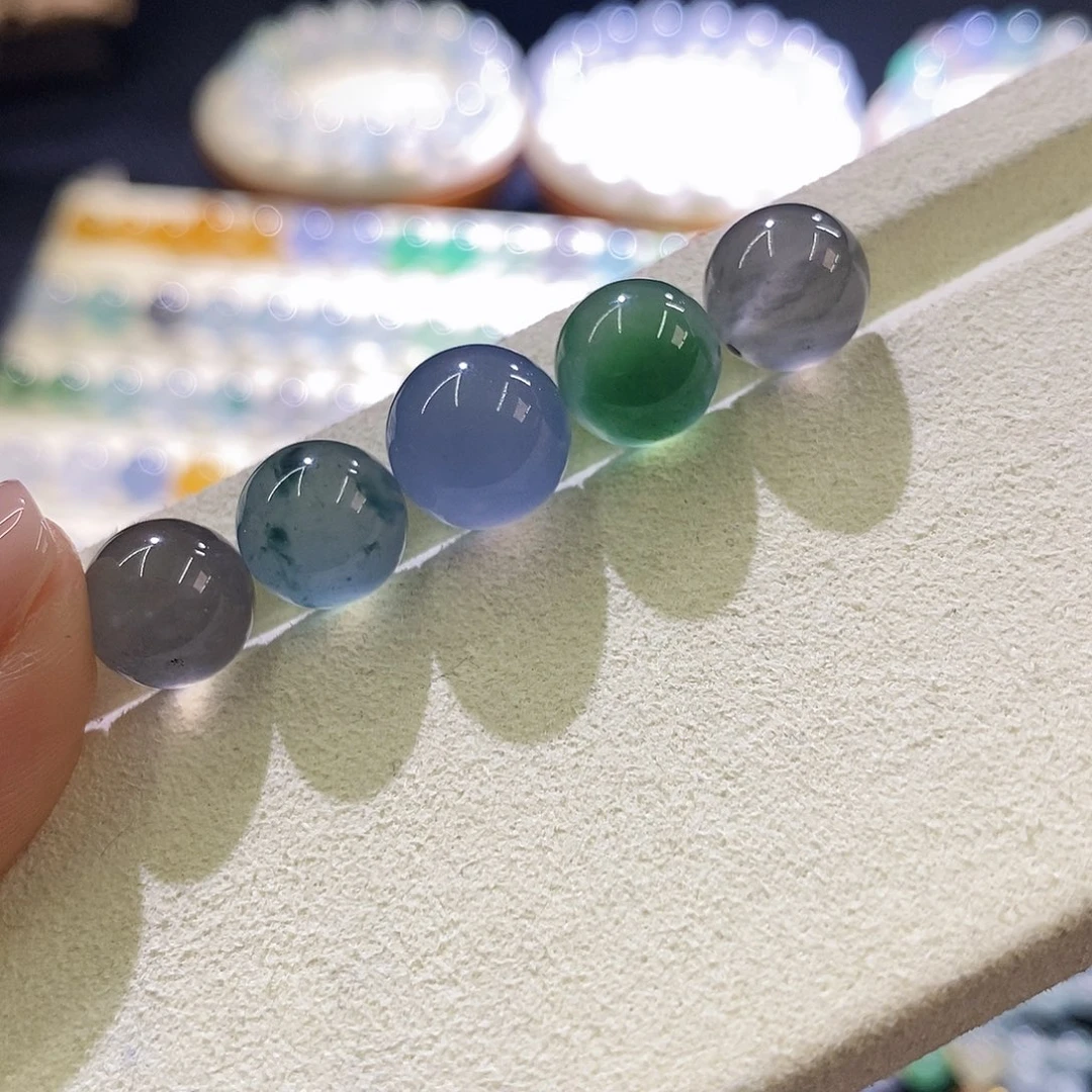 翡翠未镶嵌挂件每个价格不同