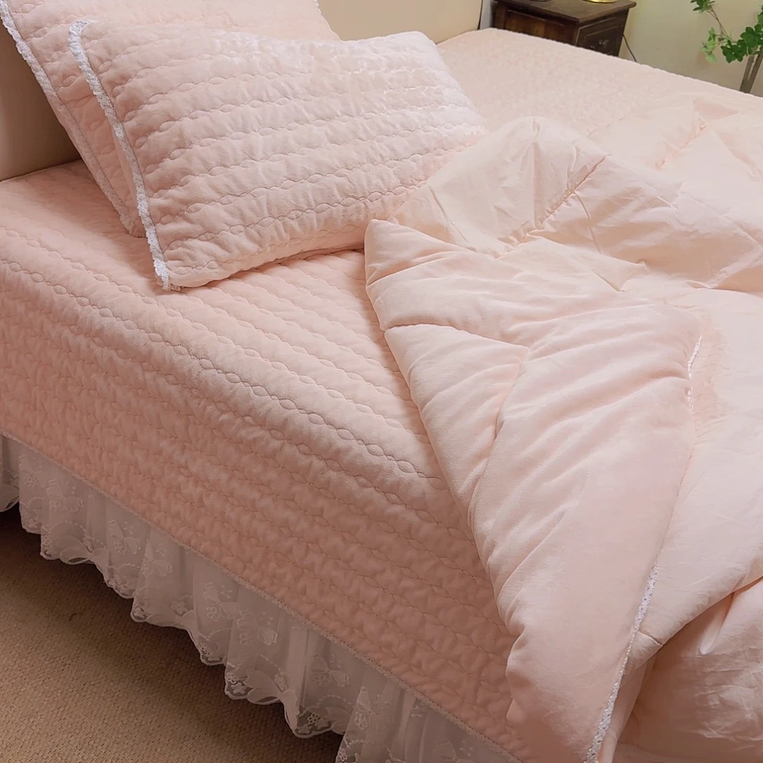 棉天鹅绒床盖四件套粉色