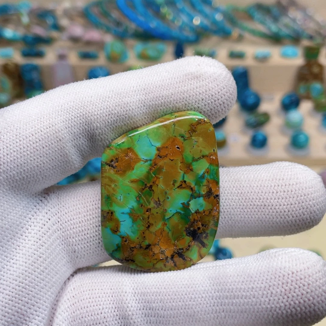 绿松石未镶嵌珠宝奇石