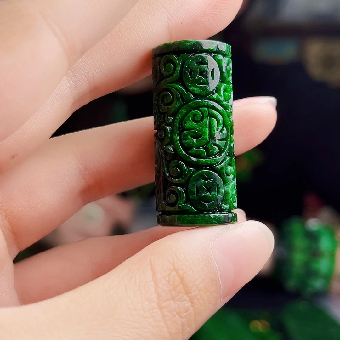 颈饰未镶嵌翡翠多样性