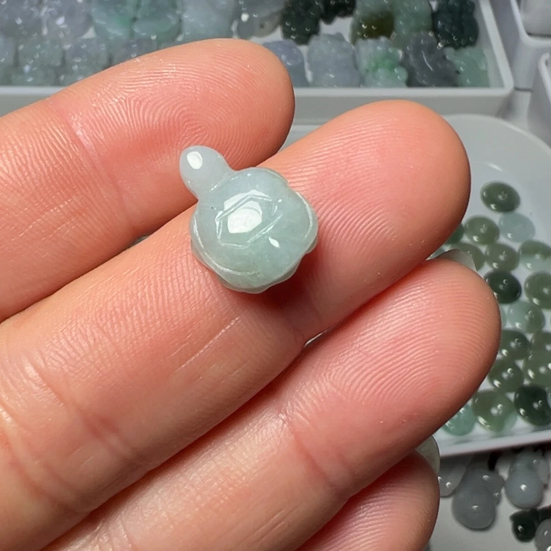 翡翠未镶嵌颈饰通孔小乌龟一个38.88