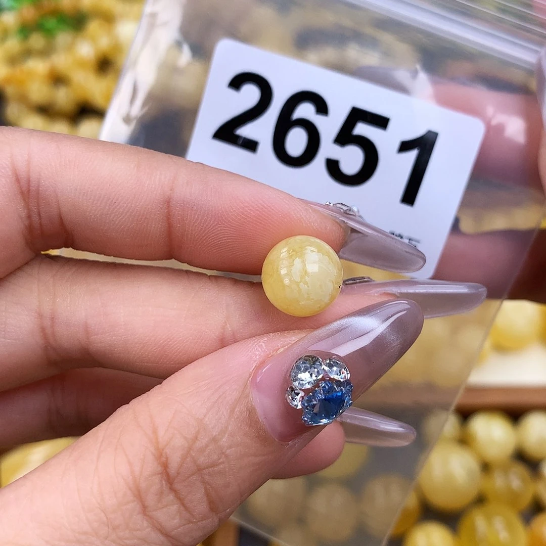 未镶嵌琥珀珠宝奇石11.1