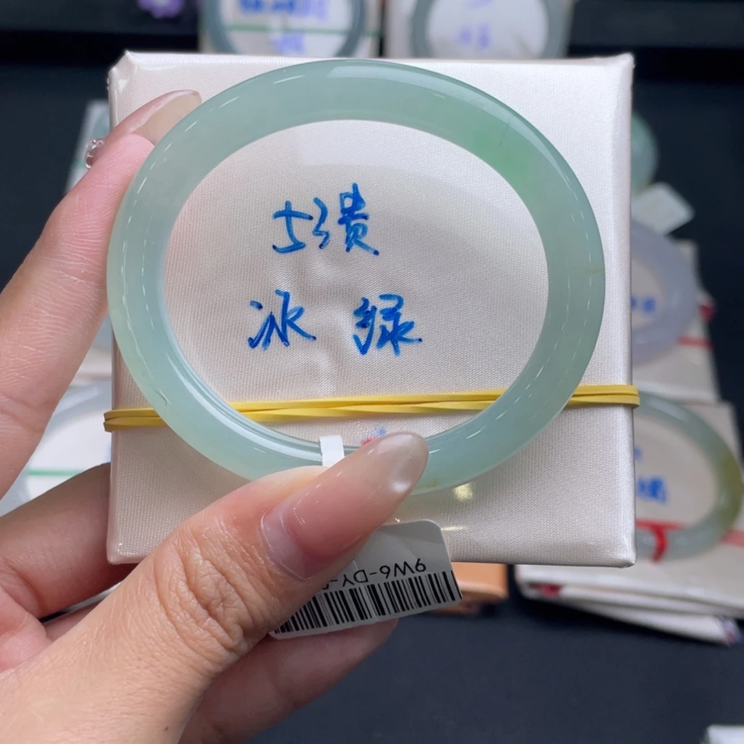 翡翠未镶嵌手镯4号