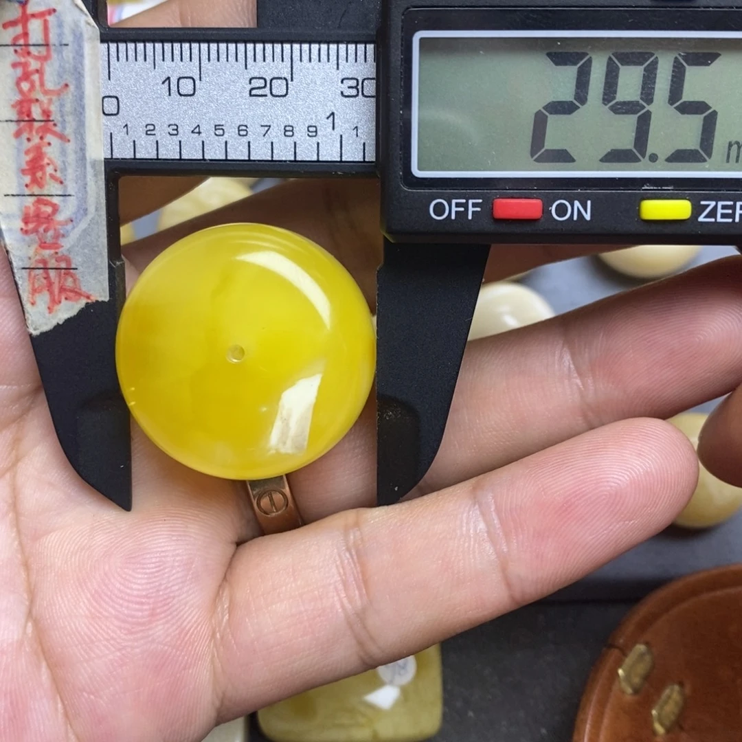 裸石蜜蜡未镶嵌29.5x20.8微瑕墩子