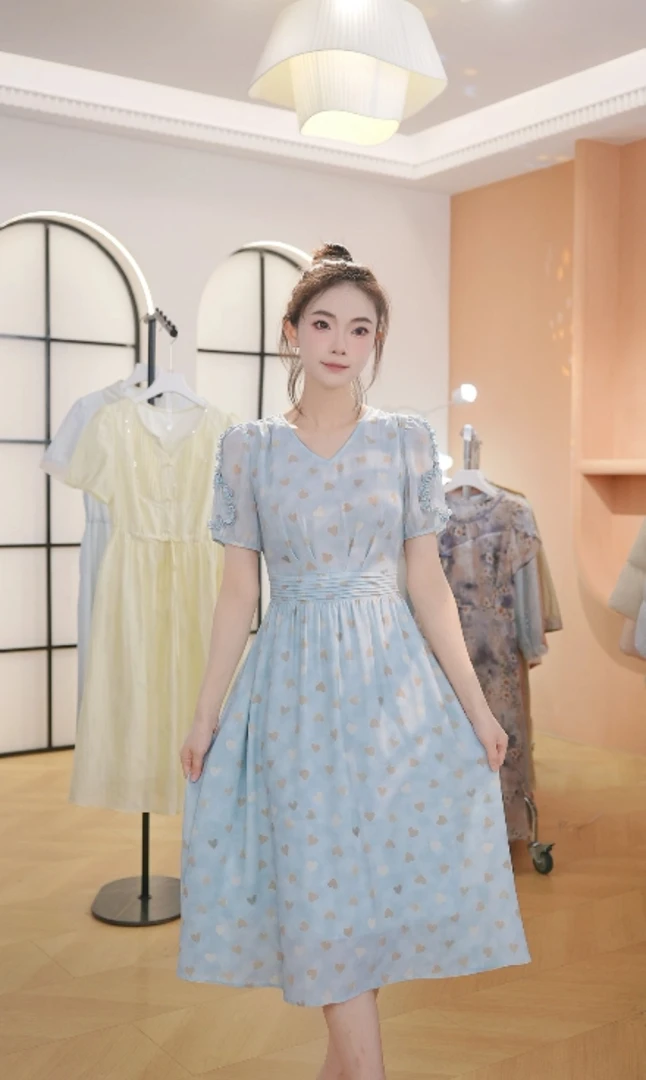 【送运费险】F2985法式气质V领收腰显瘦连衣裙高腰显瘦爱心连衣裙