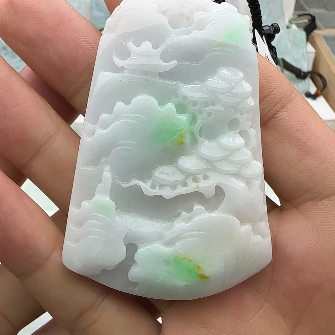 传***哥翡翠未镶嵌颈饰翡翠