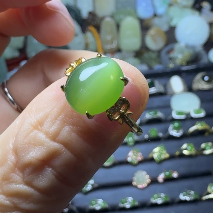 L****和田玉未镶嵌颈饰