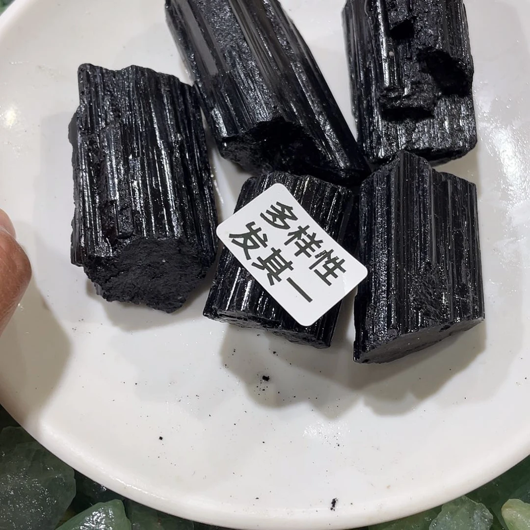 摆件…..未镶嵌水晶200g