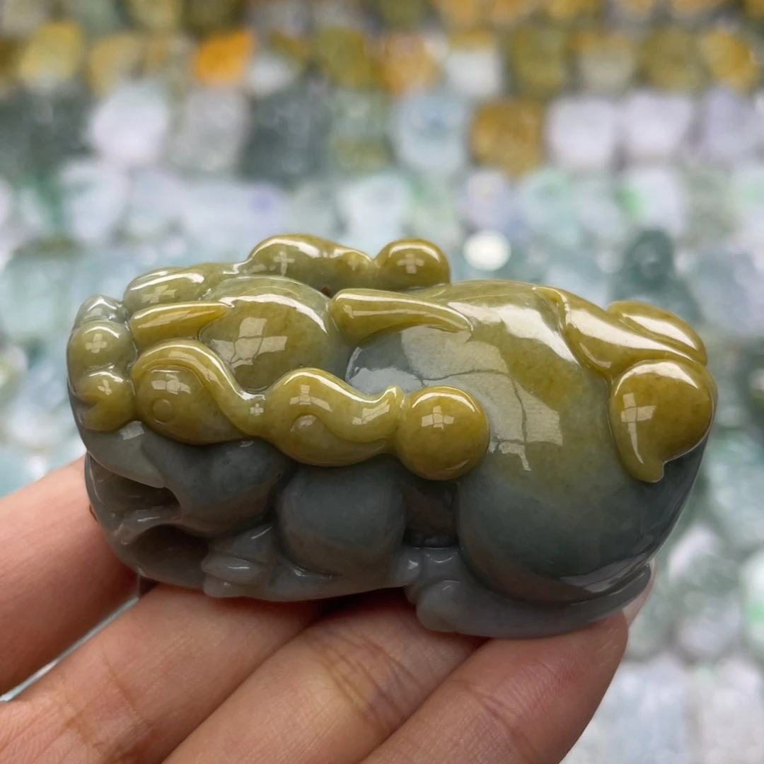 翡翠未镶嵌颈饰貔貅